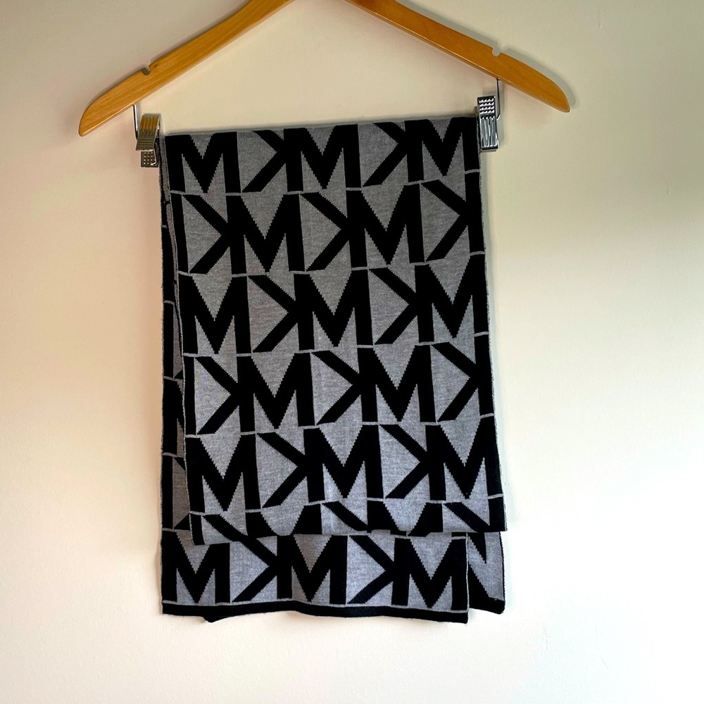 Michael Kors scarf 🧣